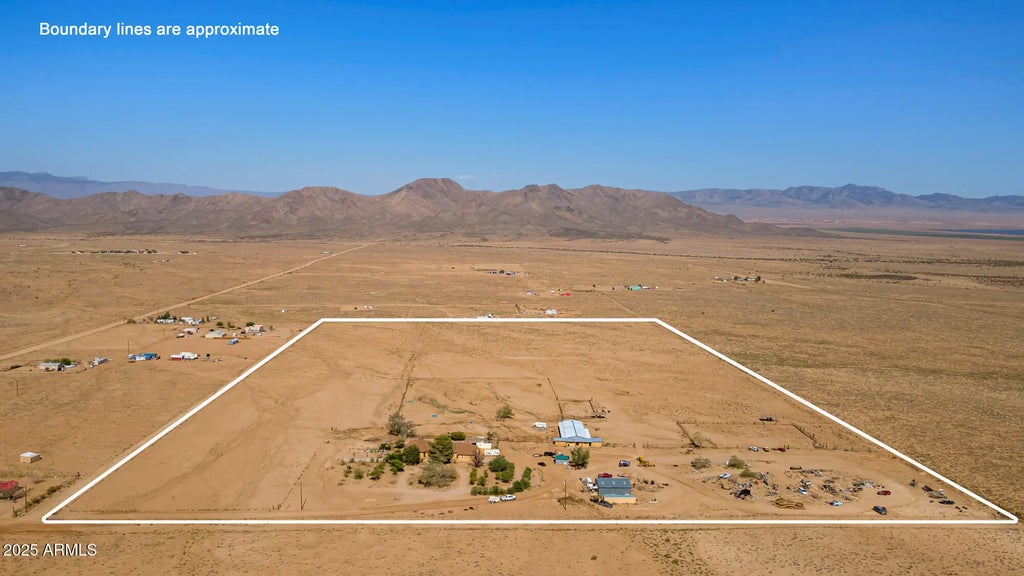 9370 N Avenida Obregon, Kingman