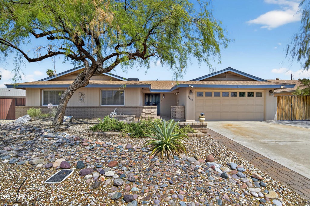 1216 E Wesleyan Drive, Tempe