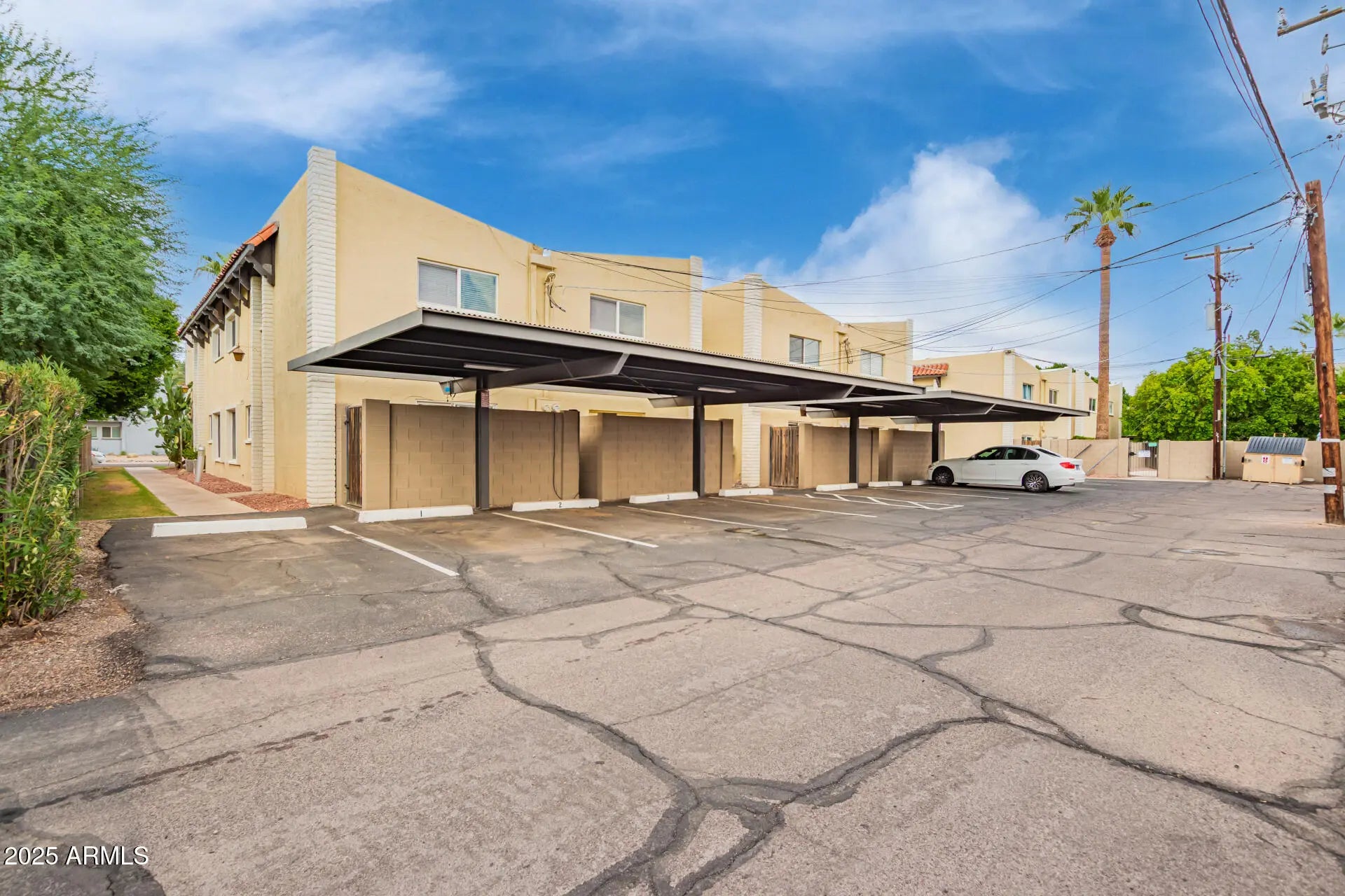 Photo of Listing #6903136