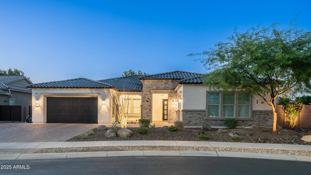 2086 E Trigger Way, Gilbert