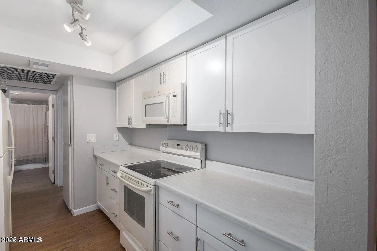 Photo of Listing #6902370