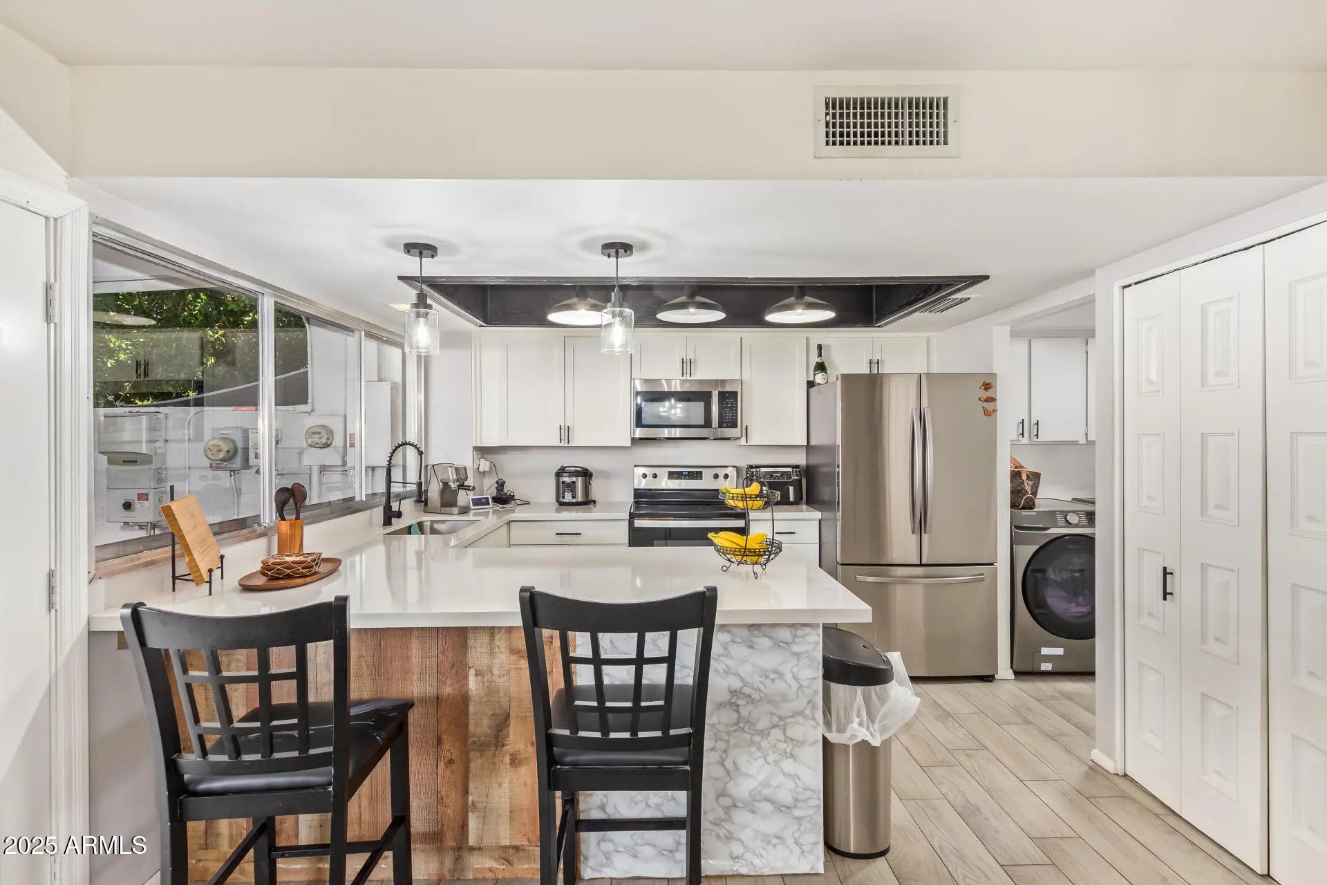 Photo of Listing #6903458