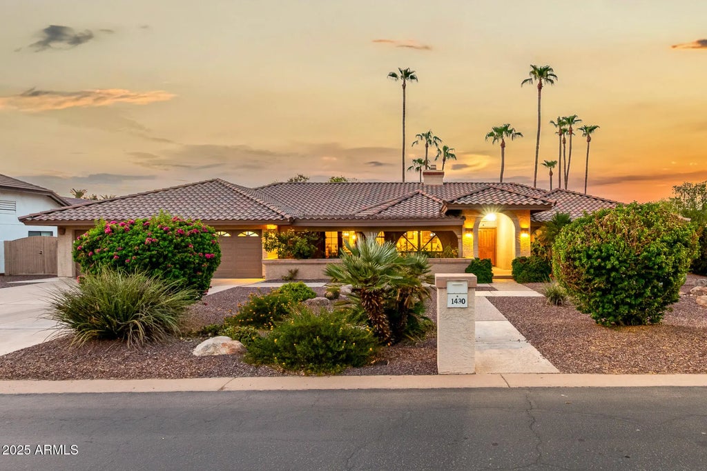 1430 E Los Arboles Drive, Tempe