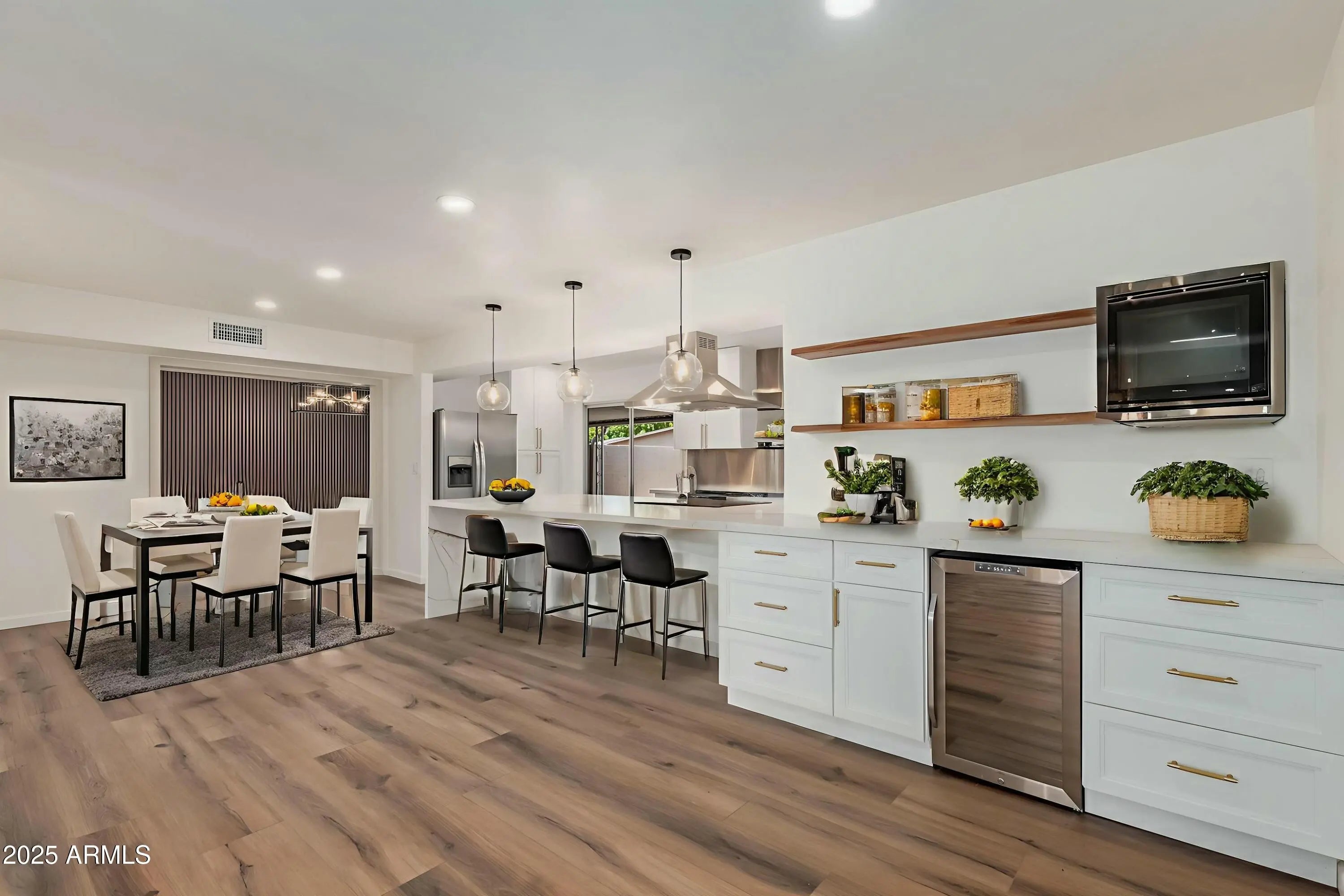 Photo of Listing #6902083