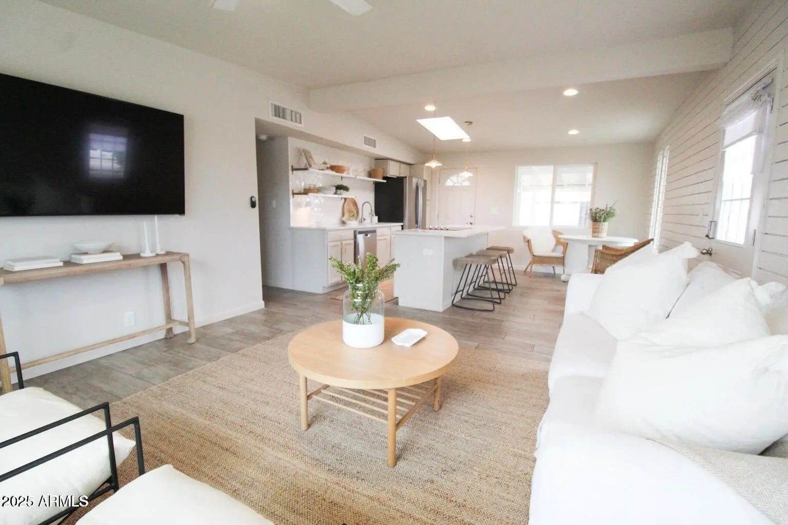 Photo of Listing #6902115