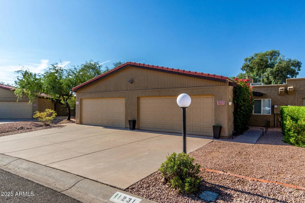 1231 E Bluebell Lane, Tempe