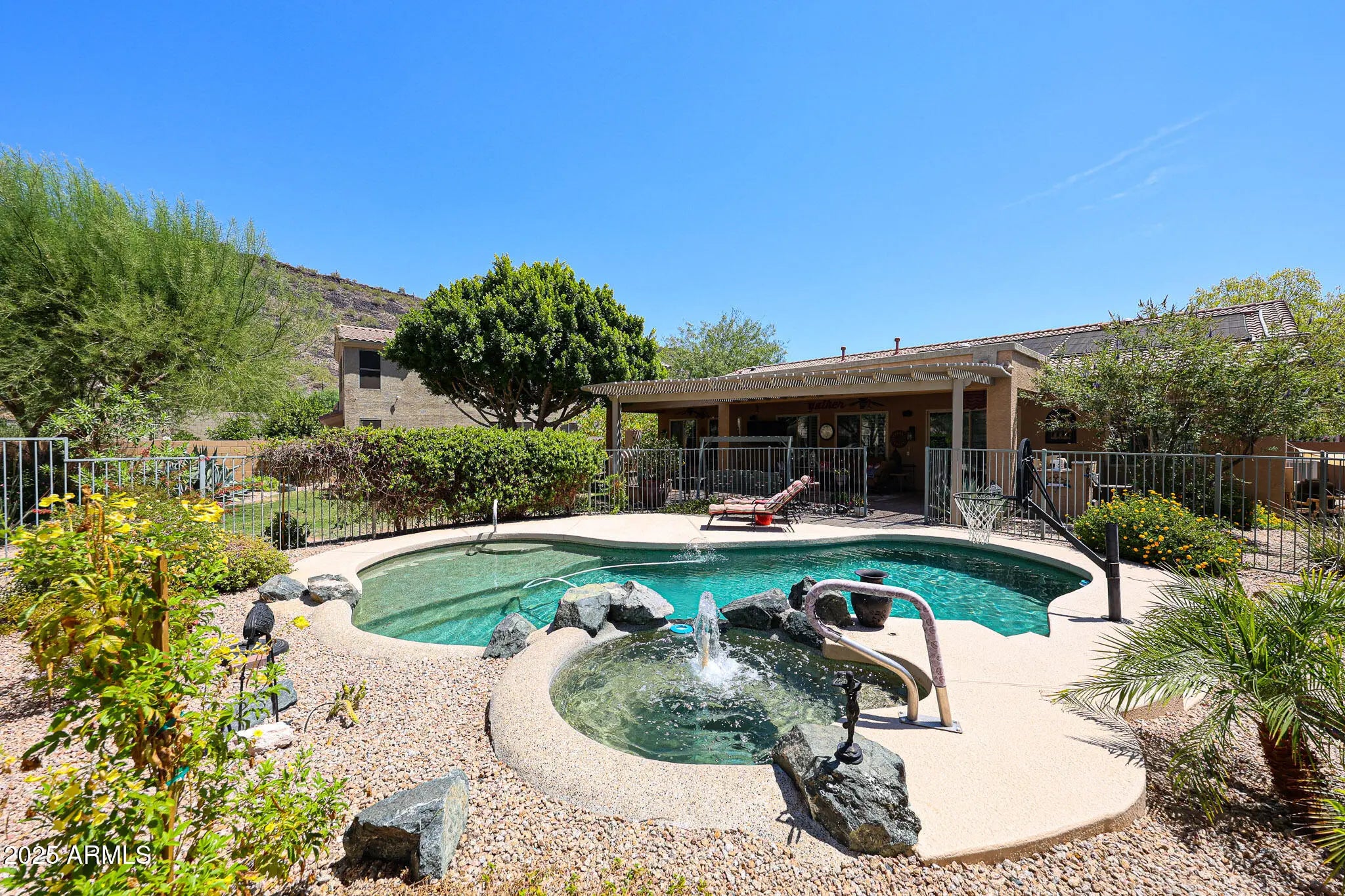 Photo of Listing #6902596