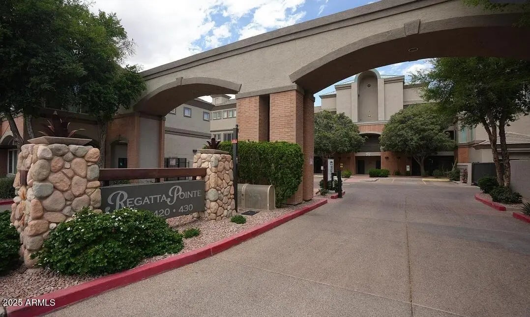 Photo of Listing #6903251