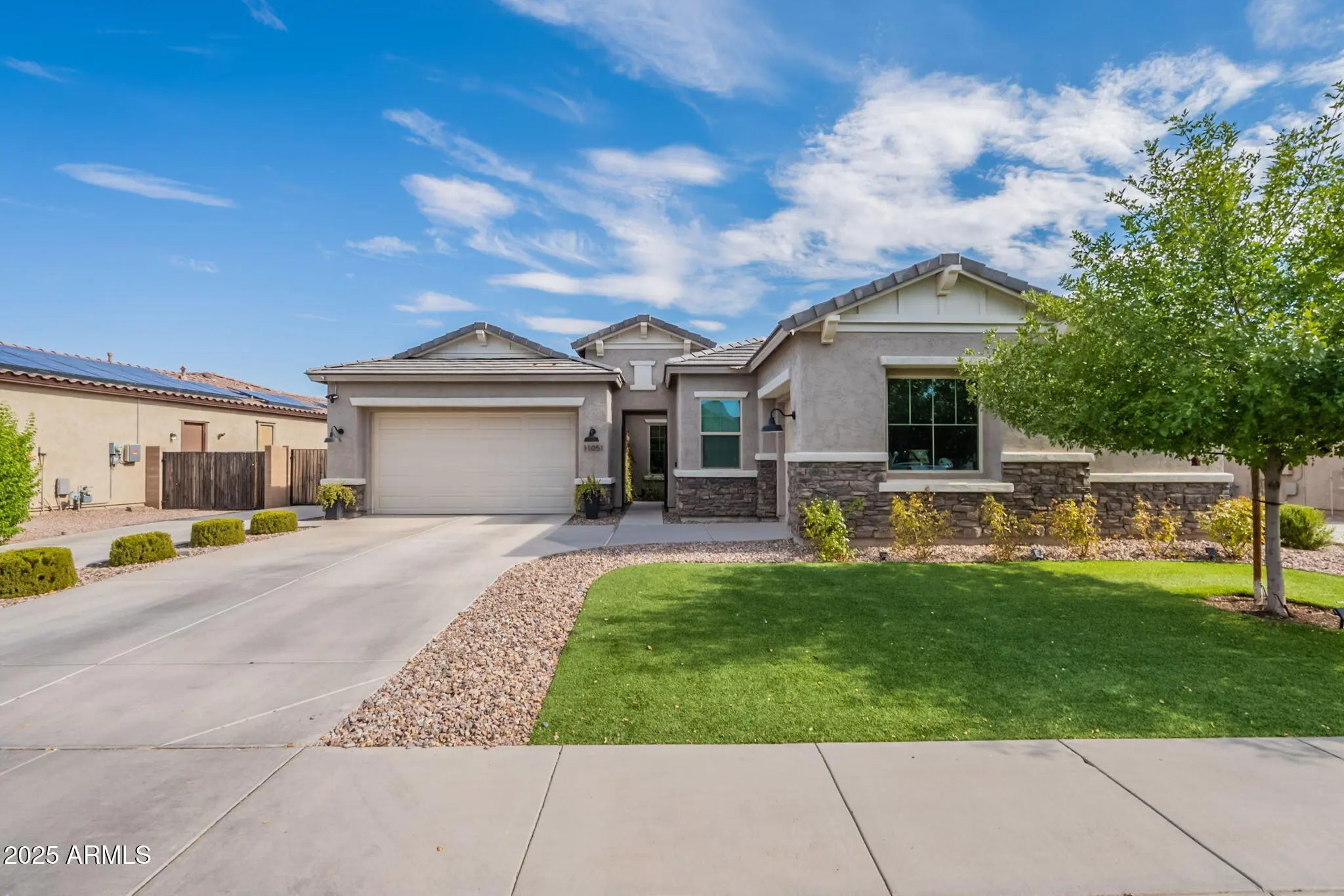 Photo of Listing #6903036