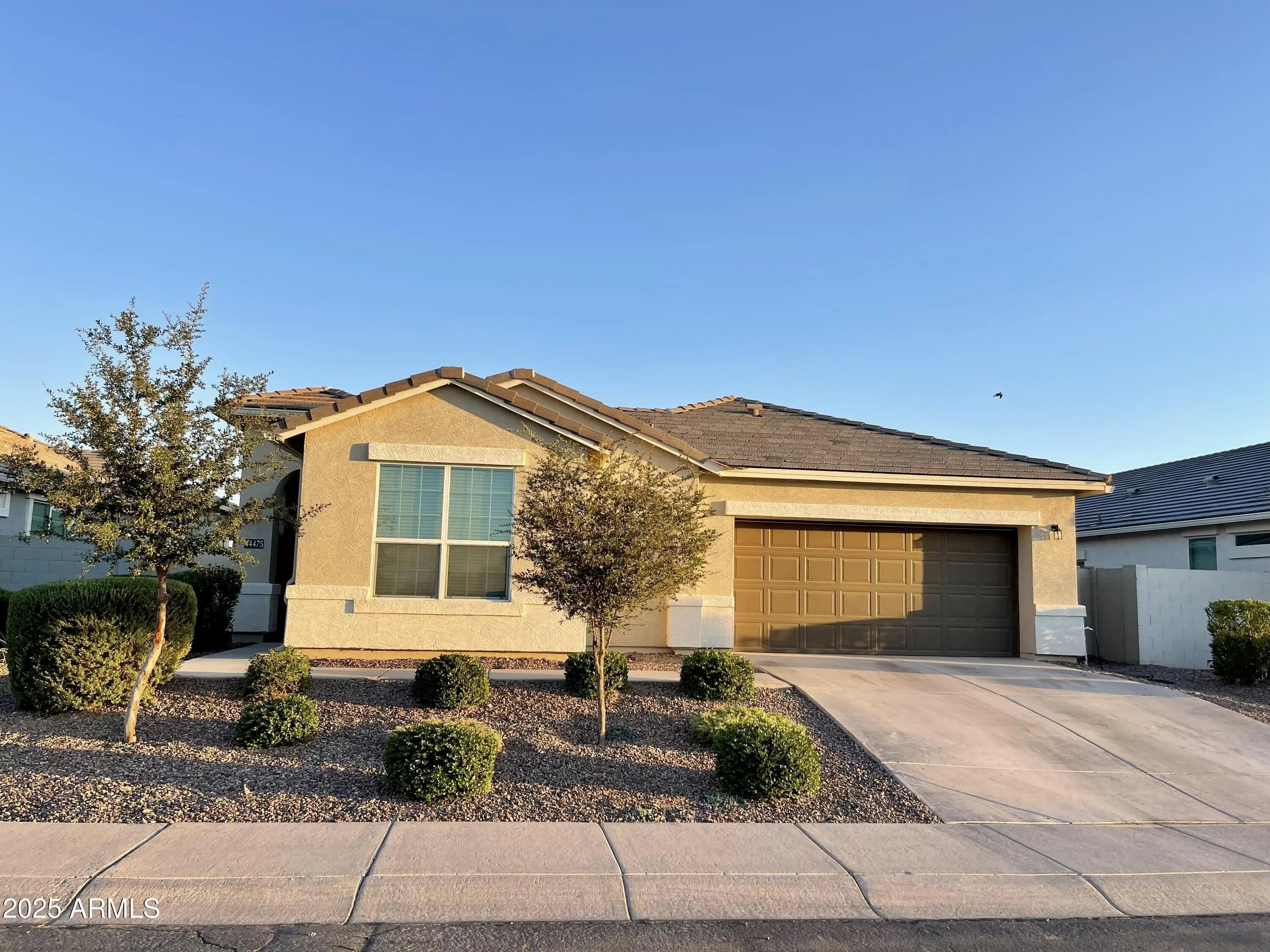 Photo of Listing #6903219