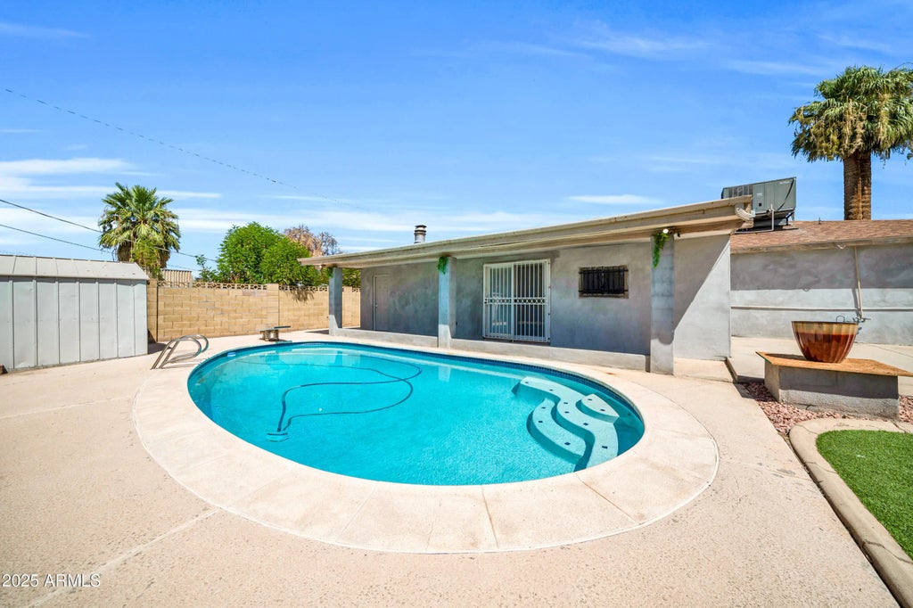 3221 W Sells Drive, Phoenix