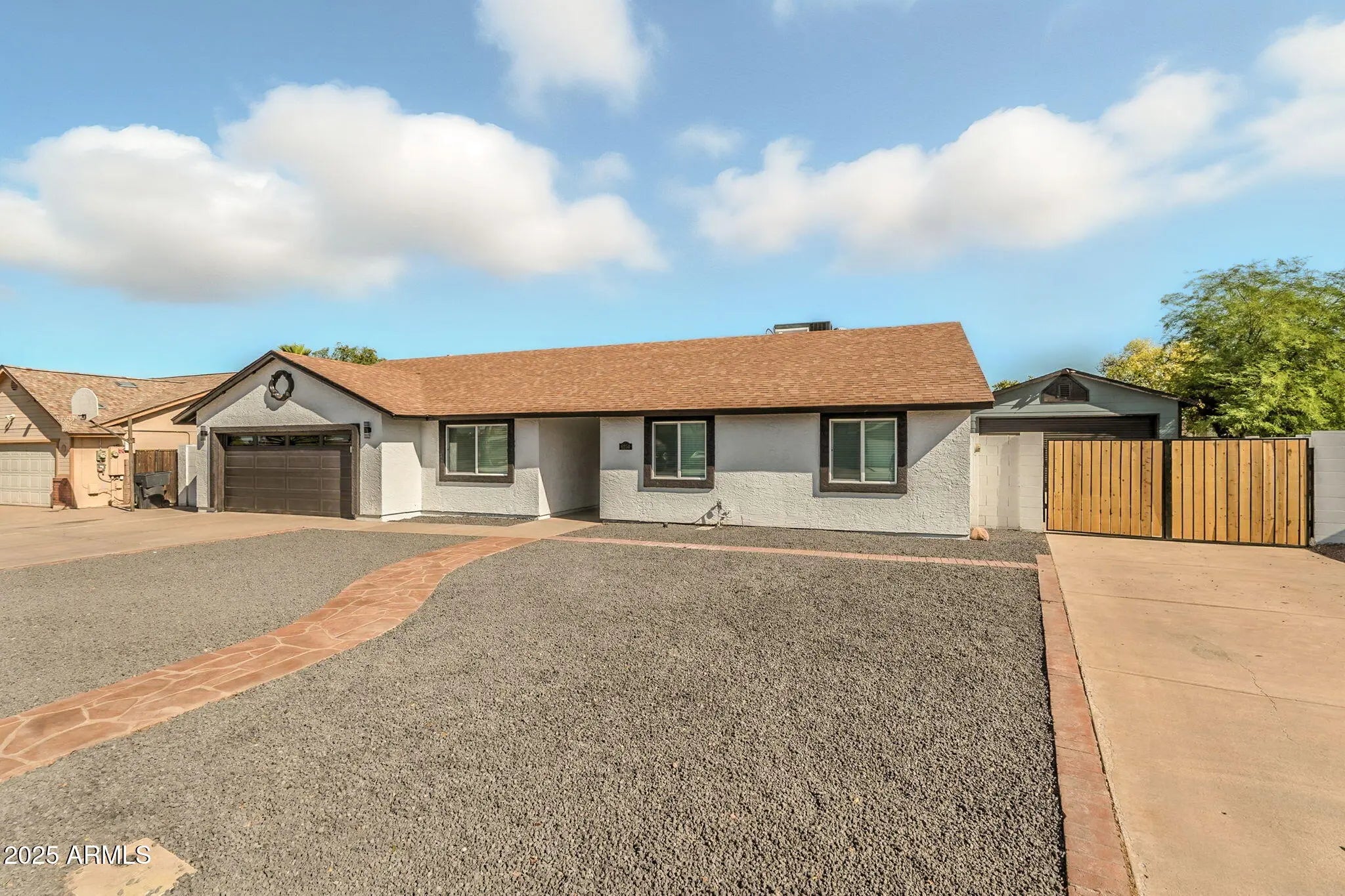 Photo of Listing #6903400