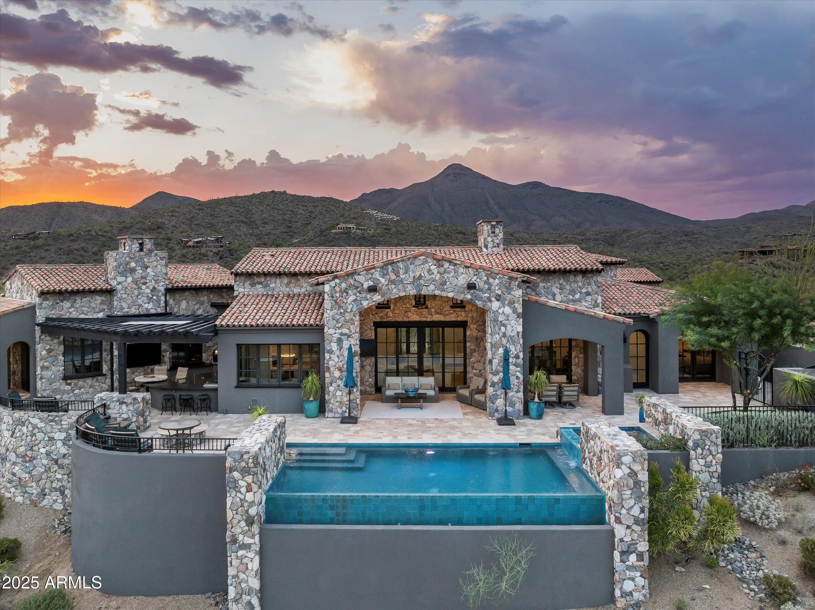 Photo of Listing #6909020