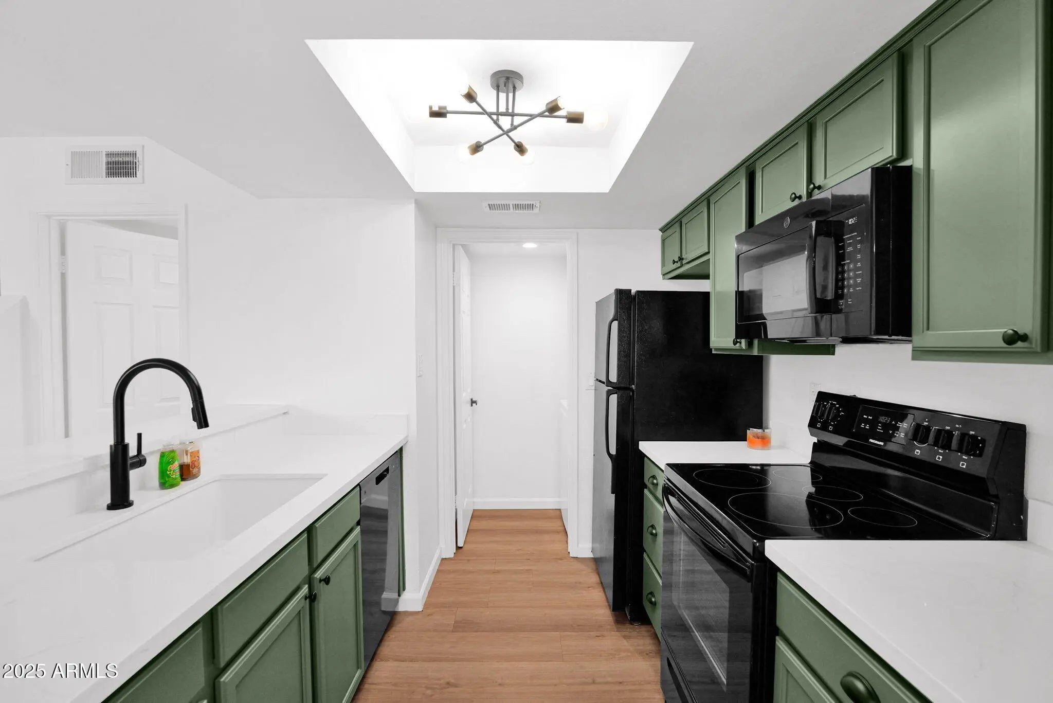 Photo of Listing #6904075