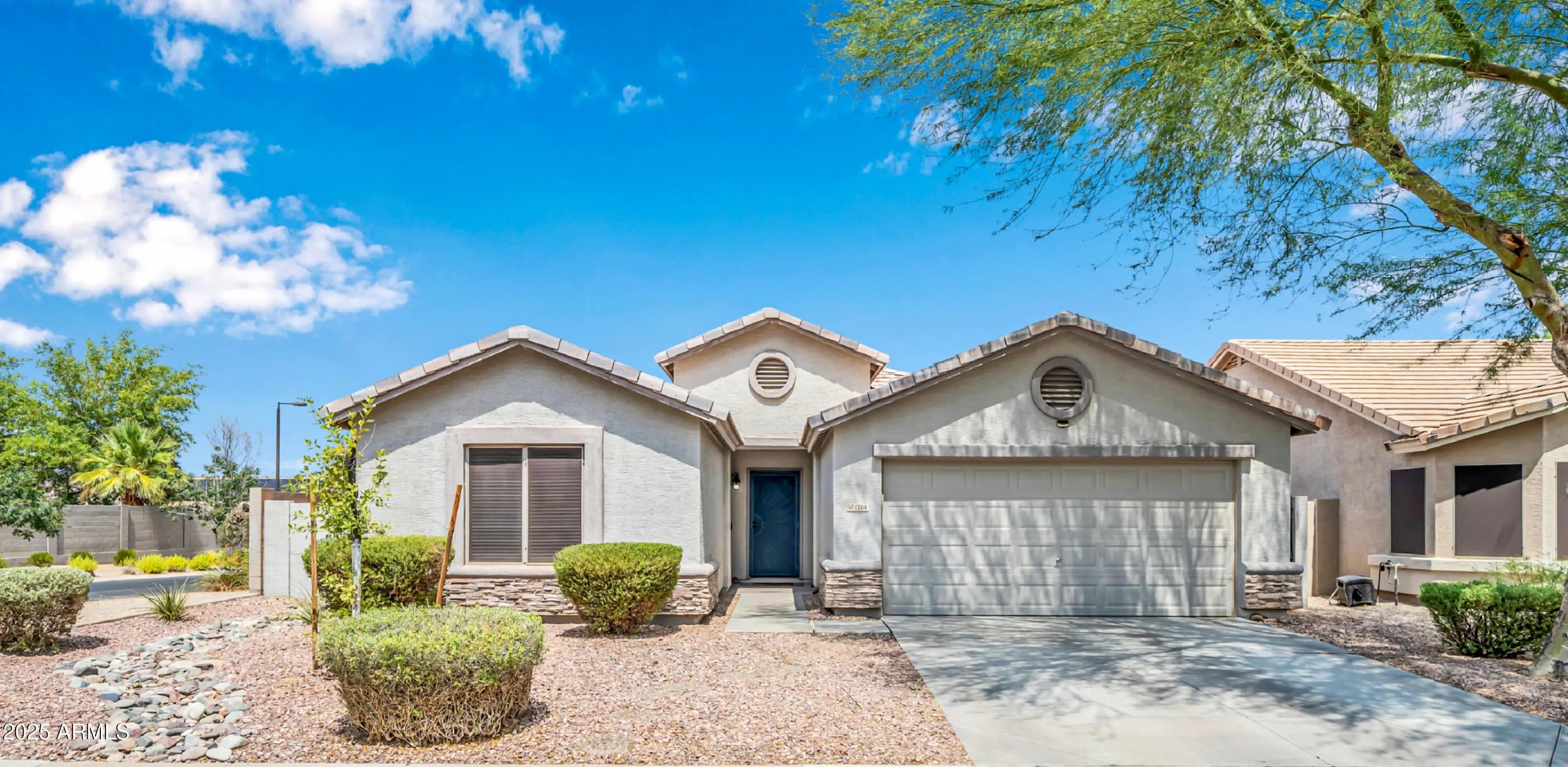 Photo of Listing #6907077