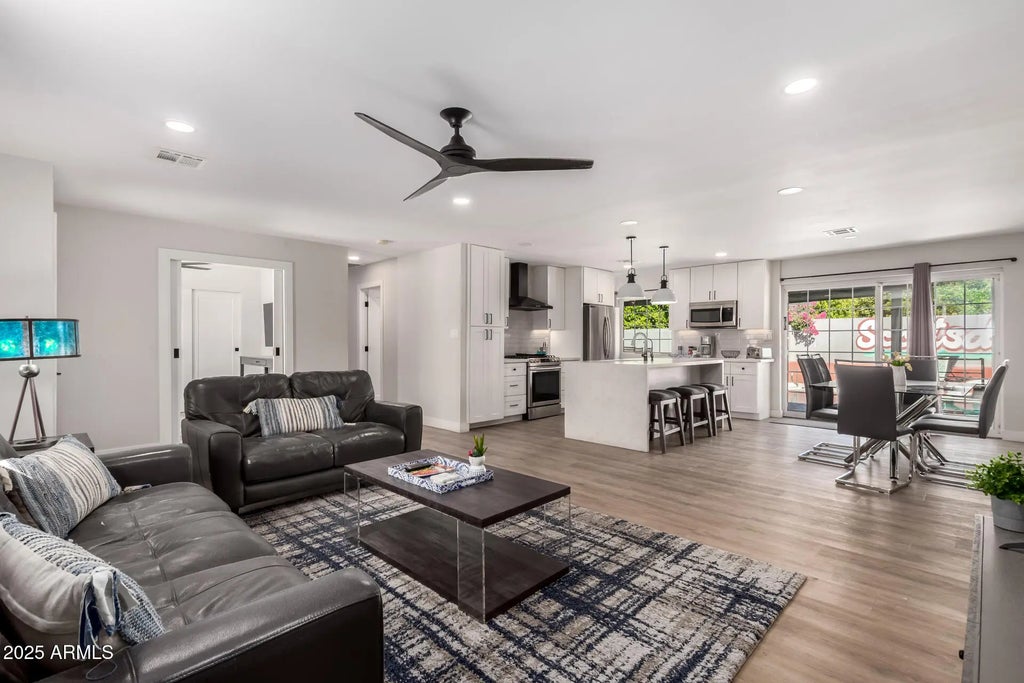 8714 E Plaza Avenue, Scottsdale