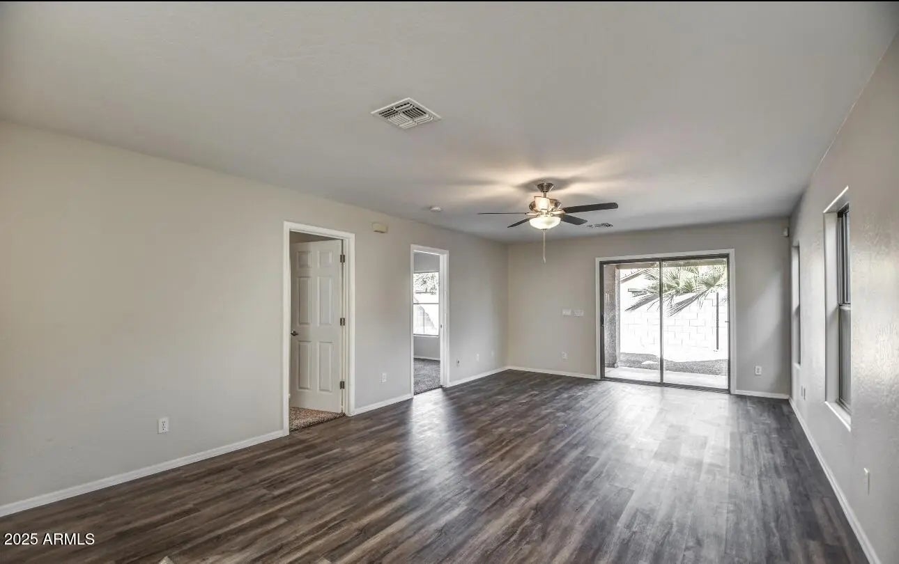 Photo of Listing #6904076