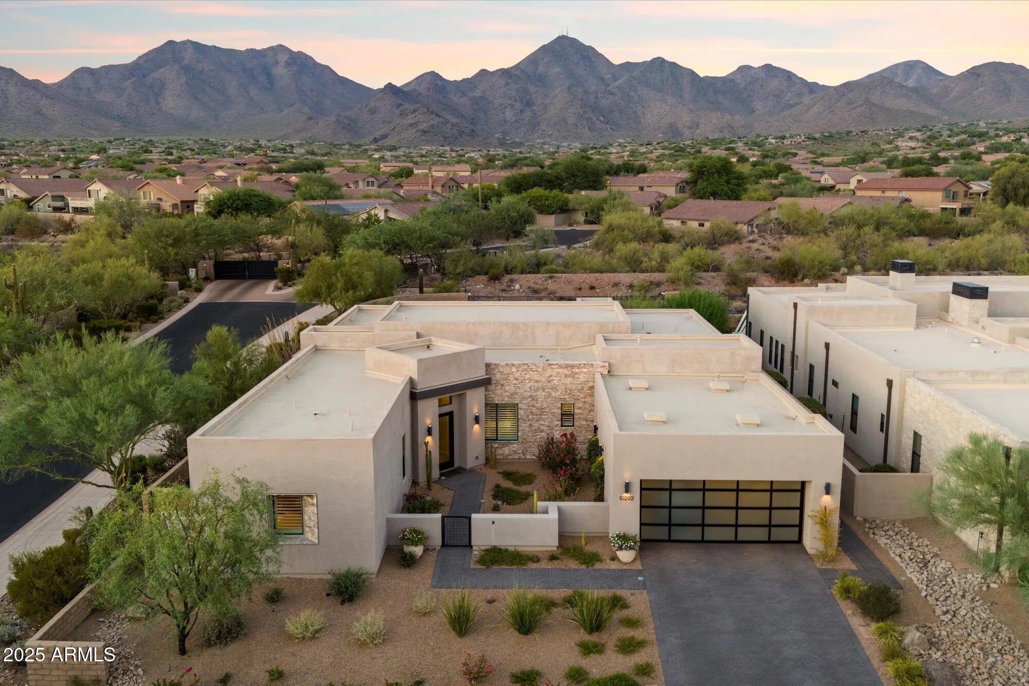 Photo of Listing #6904433