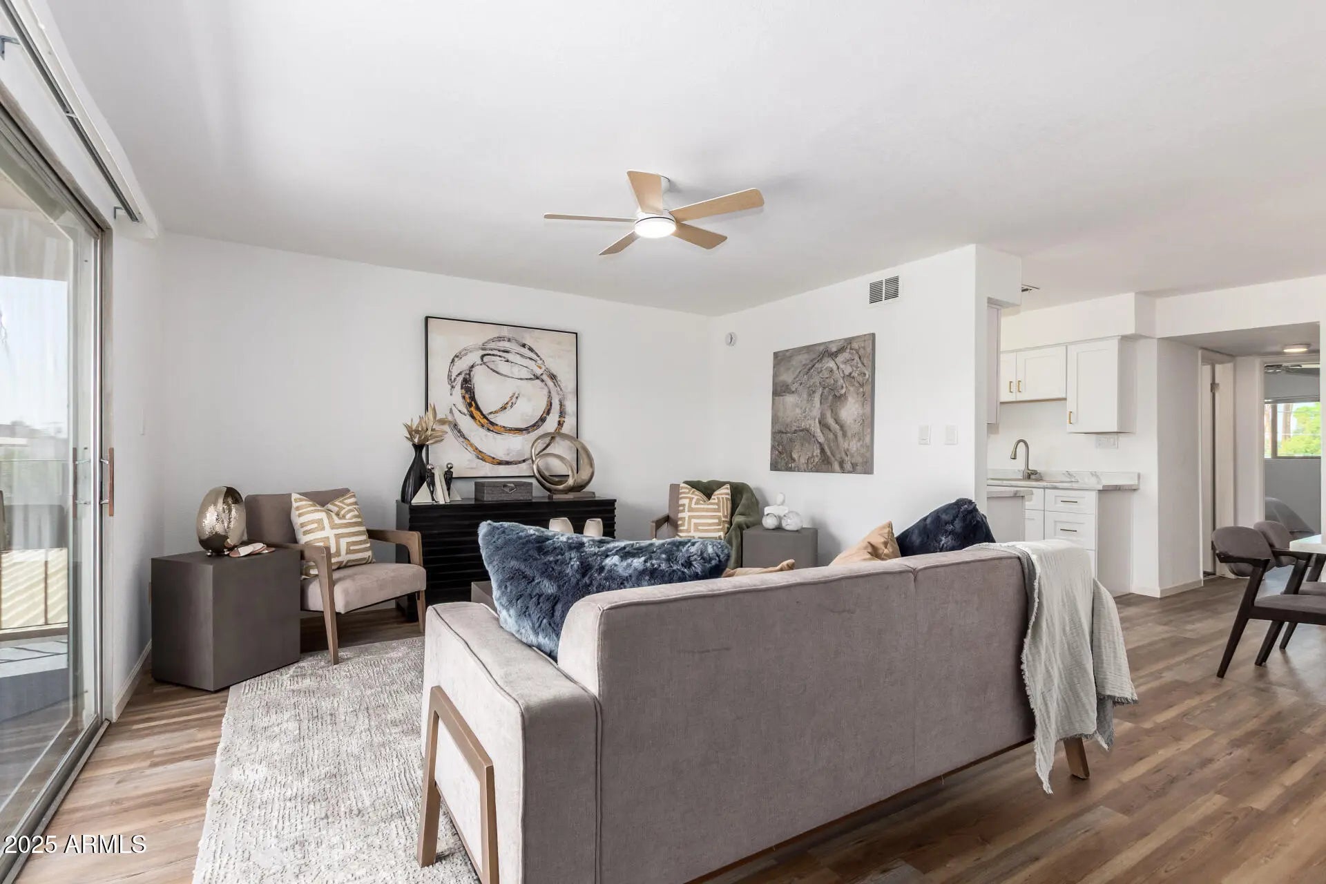 Photo of Listing #6904191