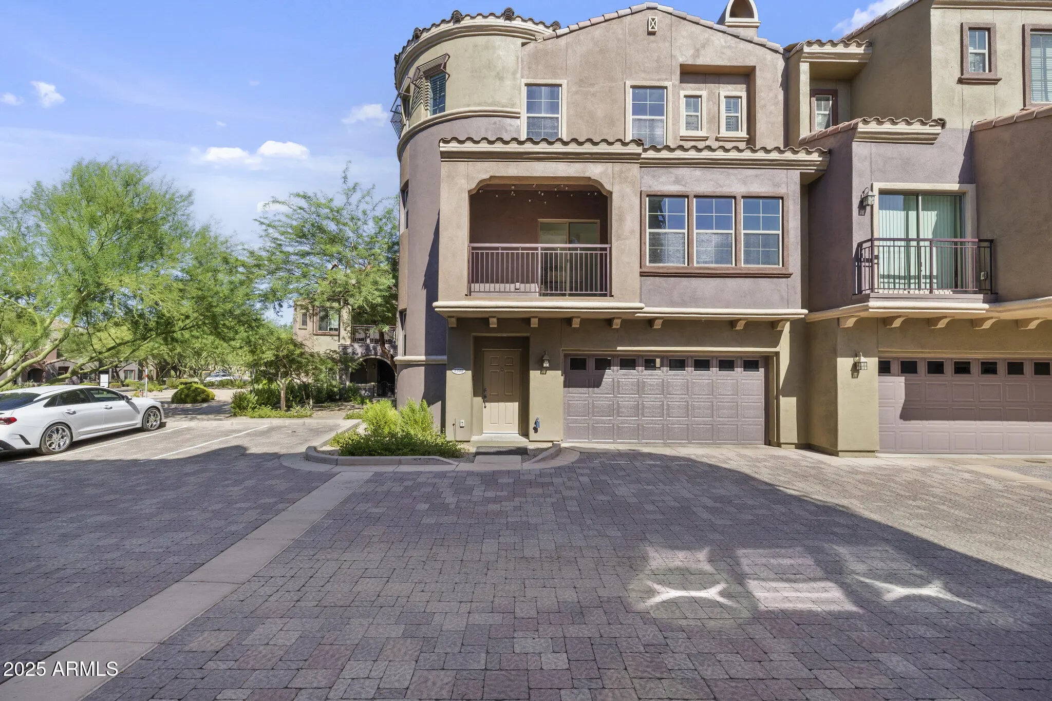 Photo of Listing #6906833