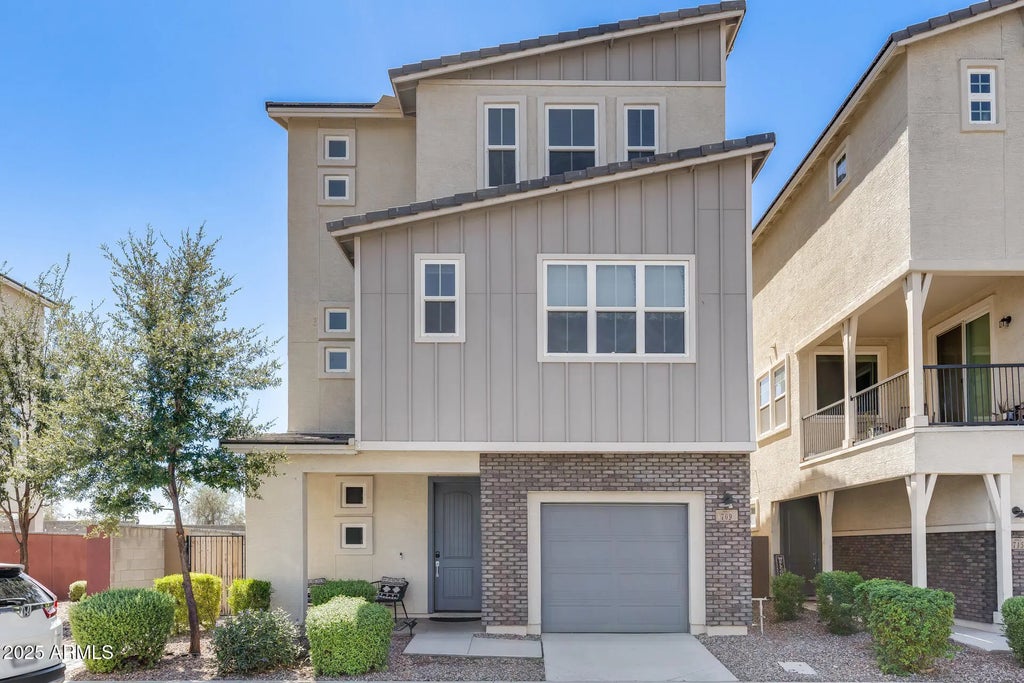 709 W Flintlock Way, Chandler