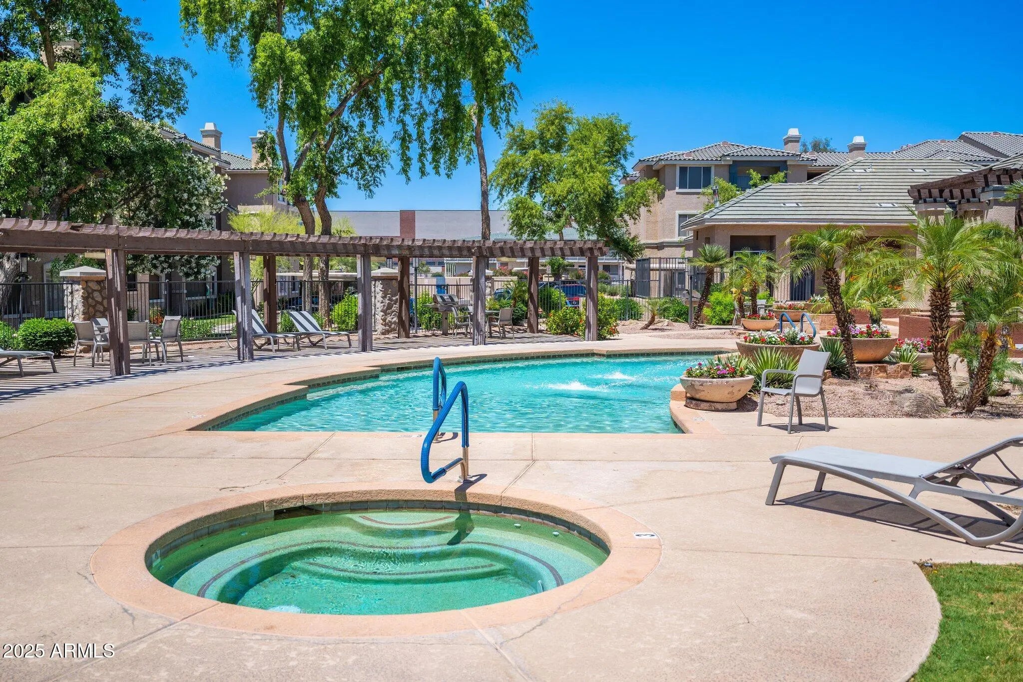 Photo of Listing #6904403