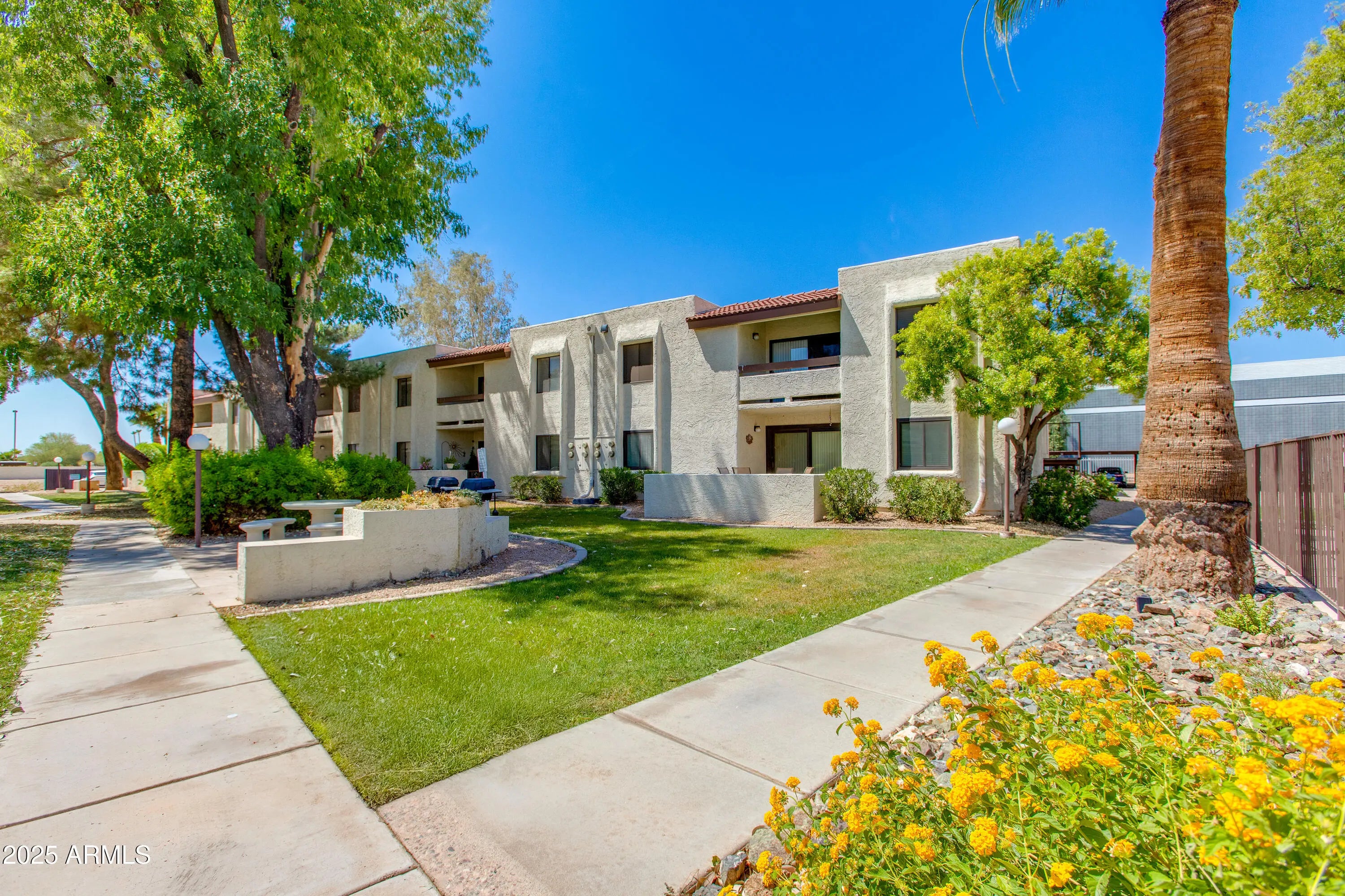 Photo of Listing #6907212