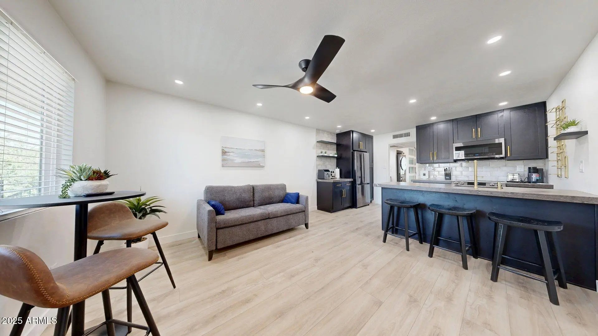 Photo of Listing #6904307