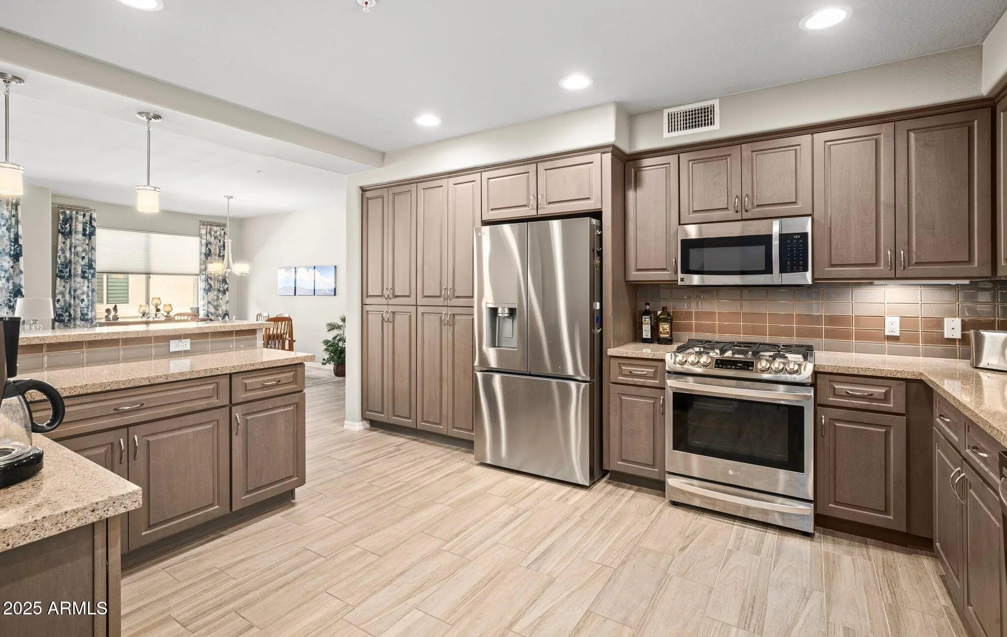 Photo of Listing #6914539