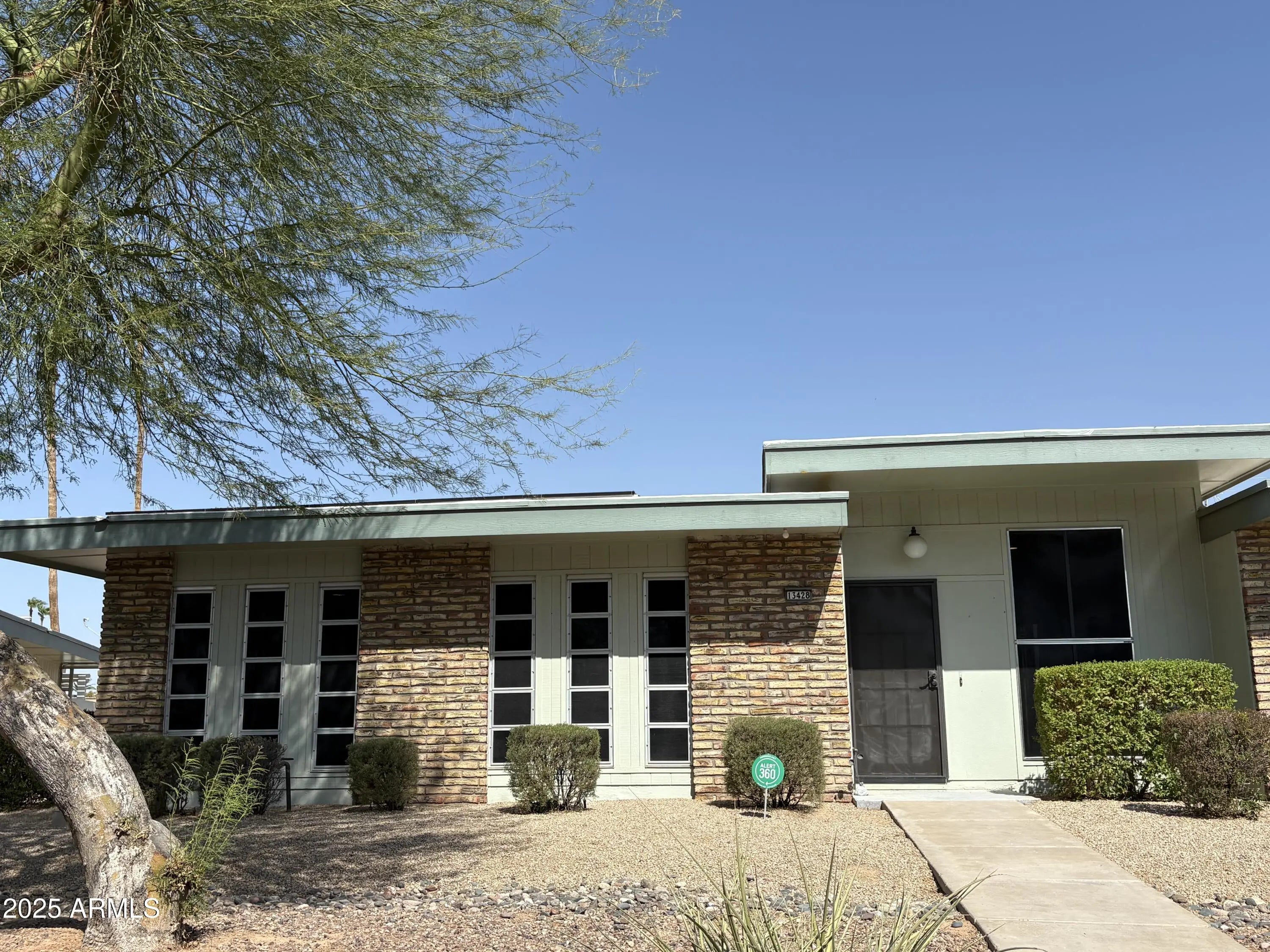 Photo of Listing #6905459