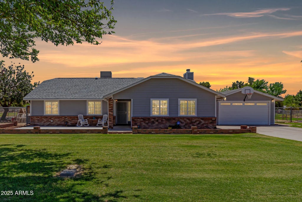 1551 E Longhorn Drive, Chandler