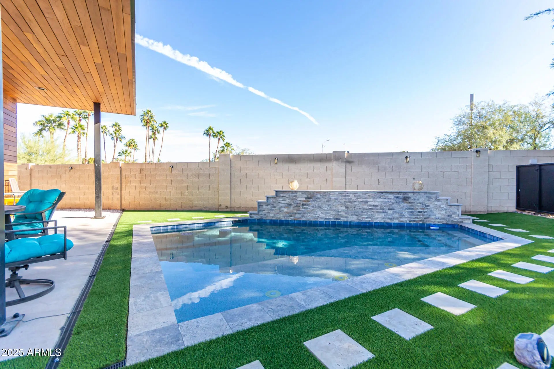 Photo of Listing #6904329