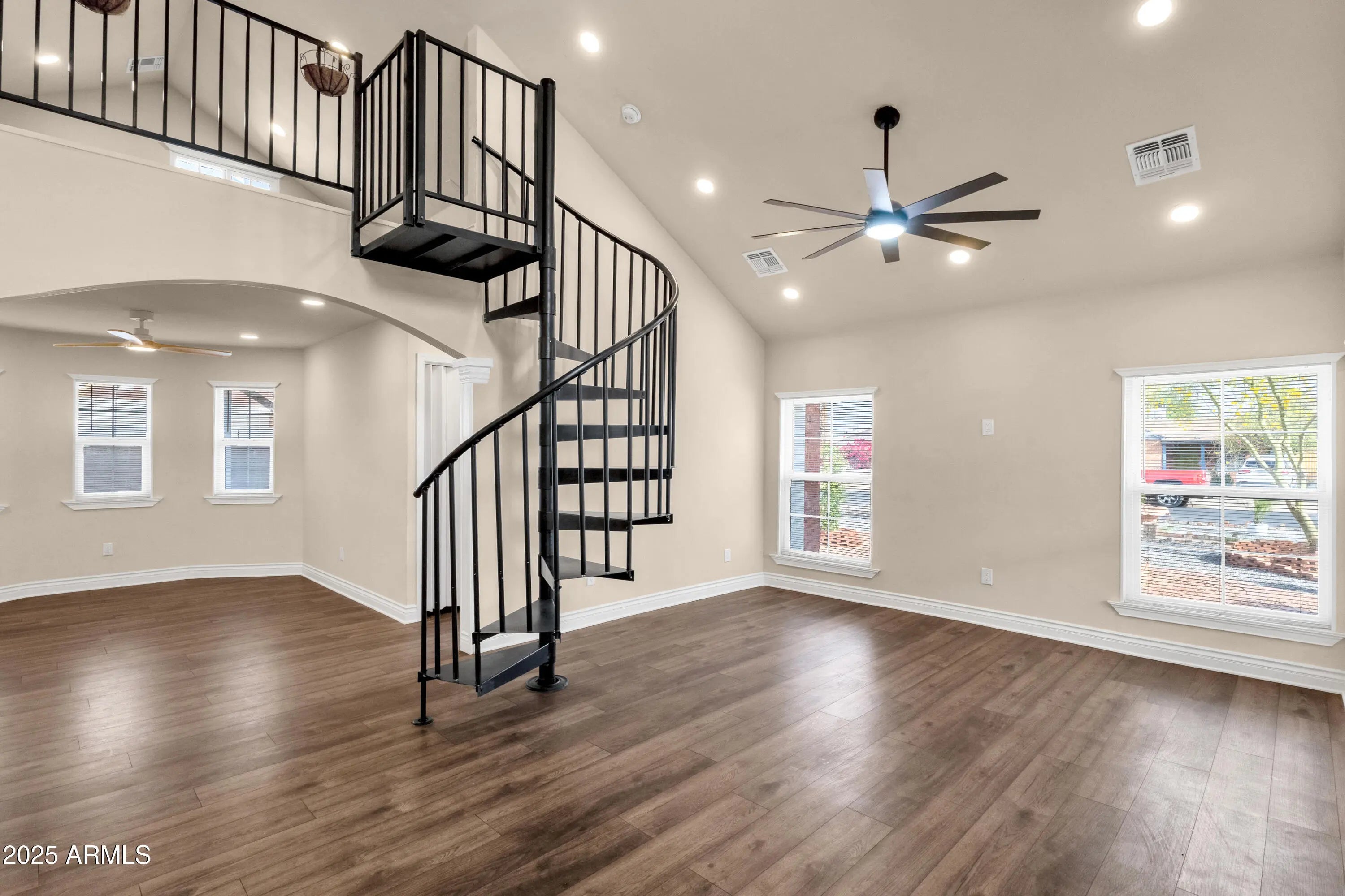 Photo of Listing #6904411