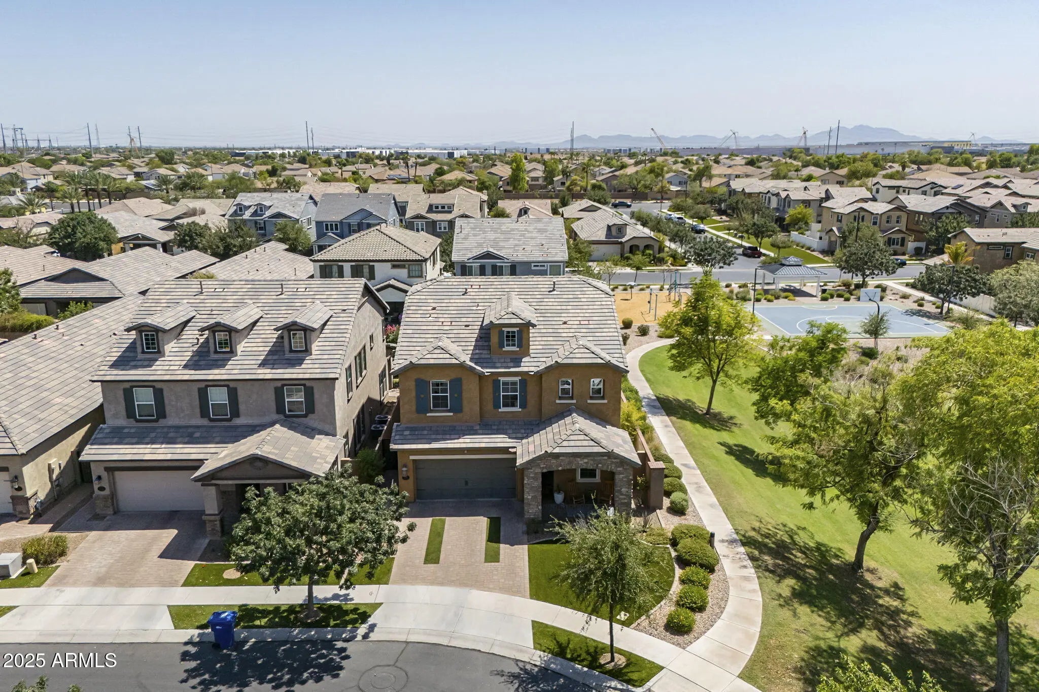 Photo of Listing #6906178