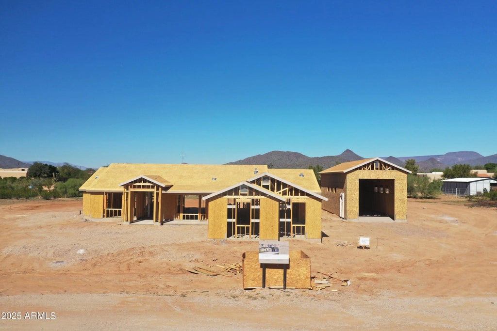 1686 E Creek Canyon Road, Phoenix