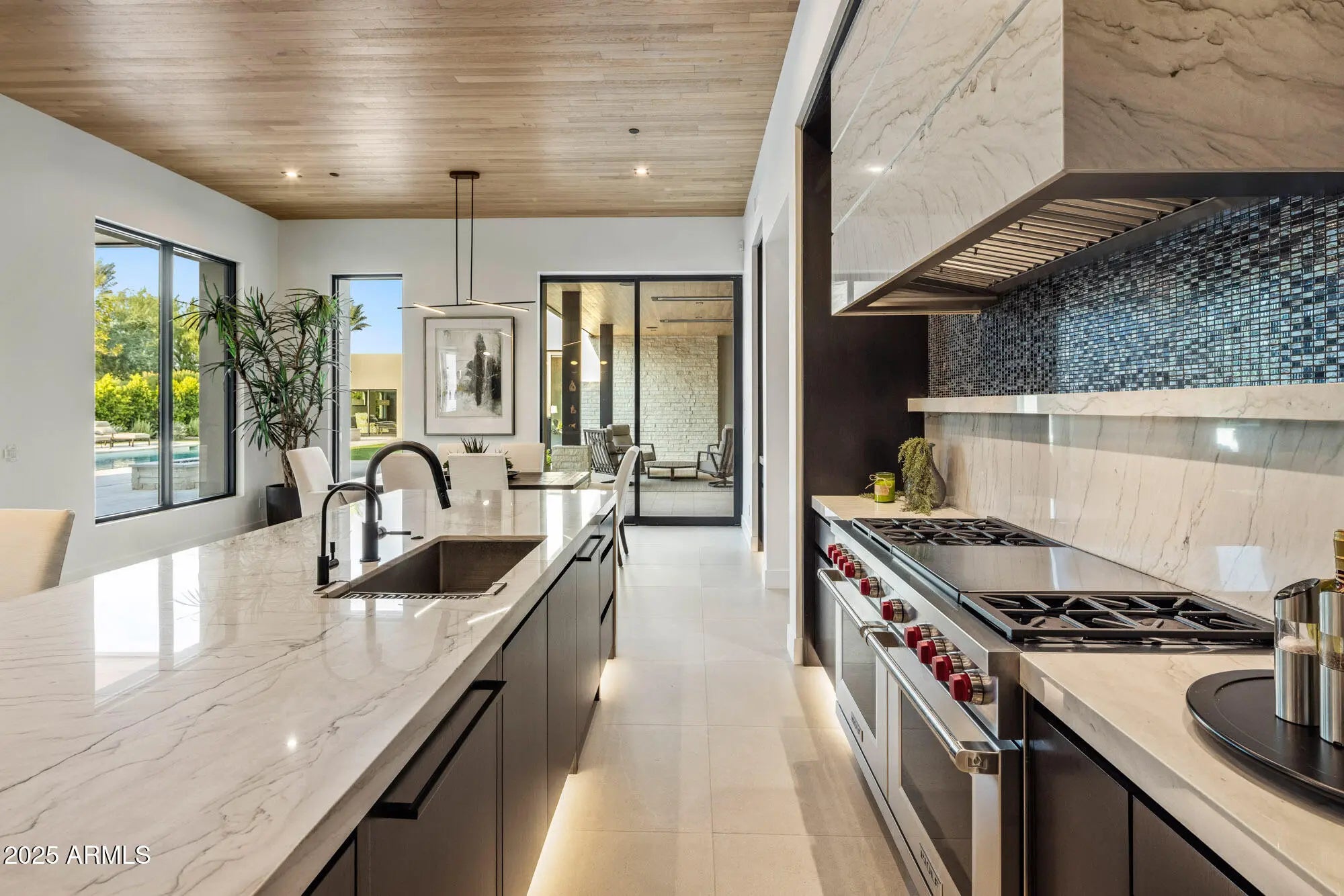 Photo of Listing #6916555