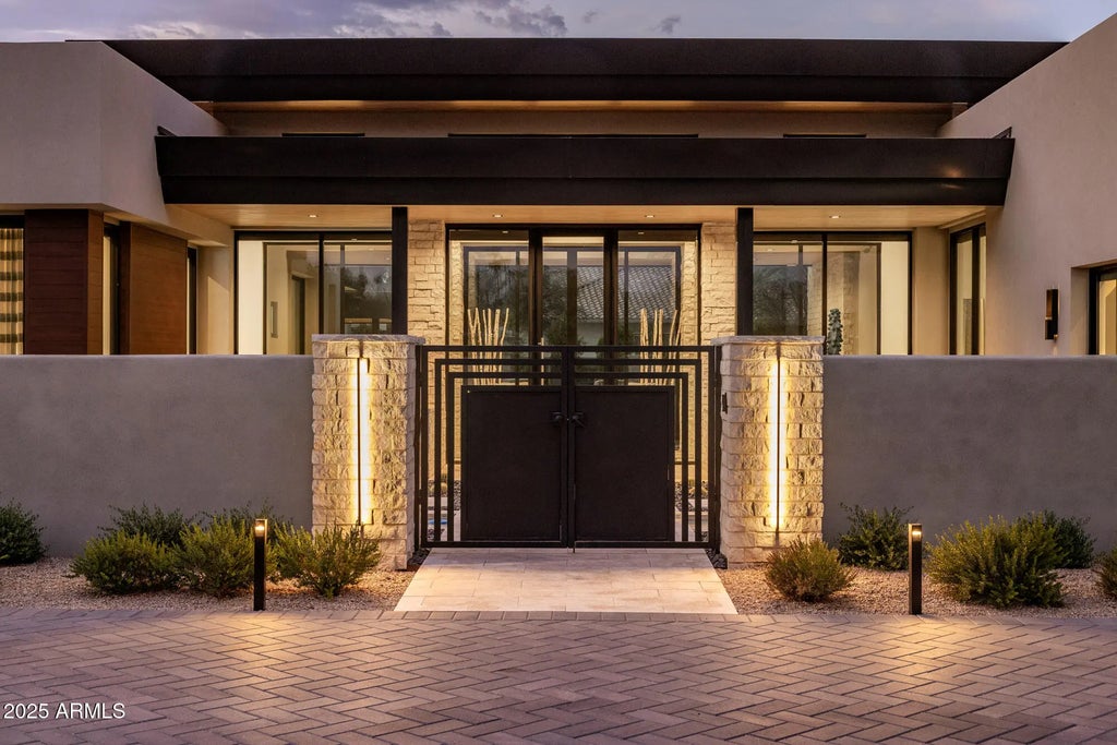 7044 E Cheney Drive, Paradise Valley