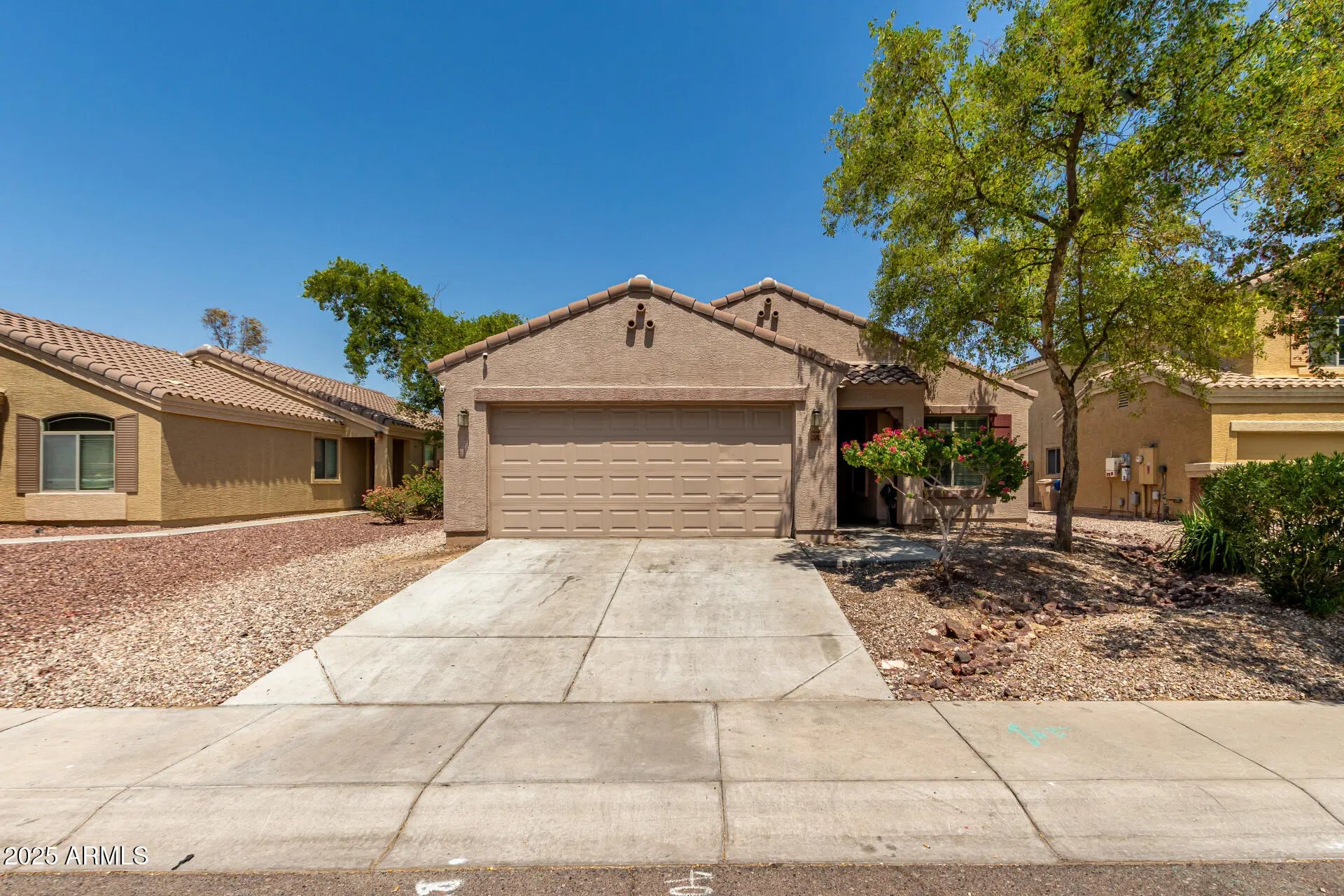 Photo of Listing #6904956