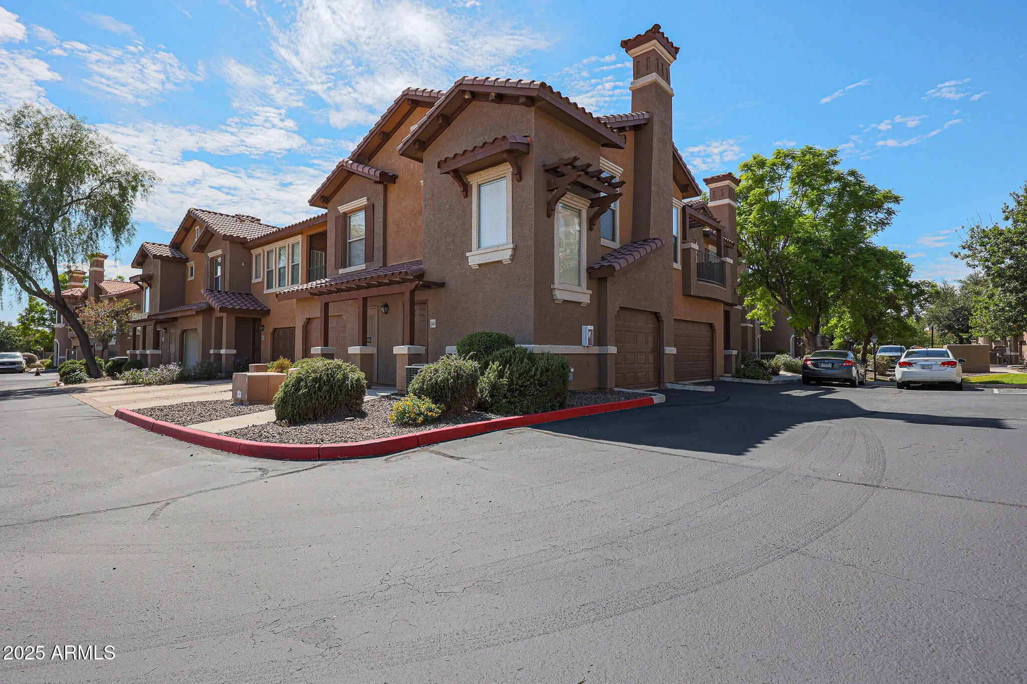 Photo of Listing #6905022