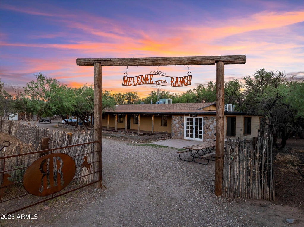 440 W Cimmaron Lane, Benson