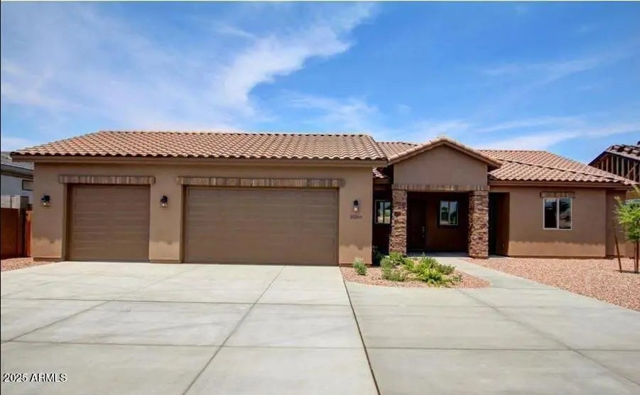 Photo of Listing #6905095