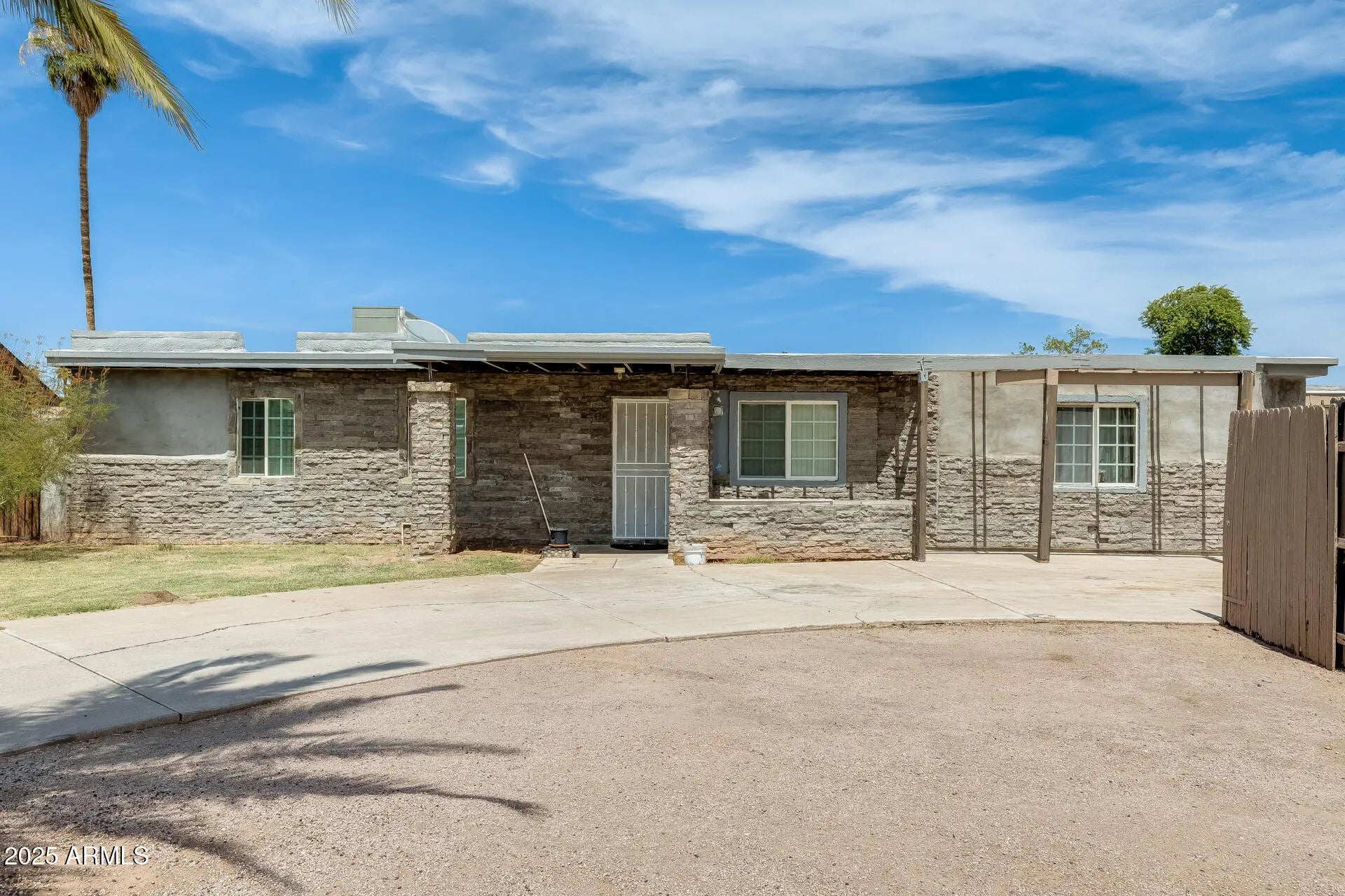 Photo of Listing #6907688