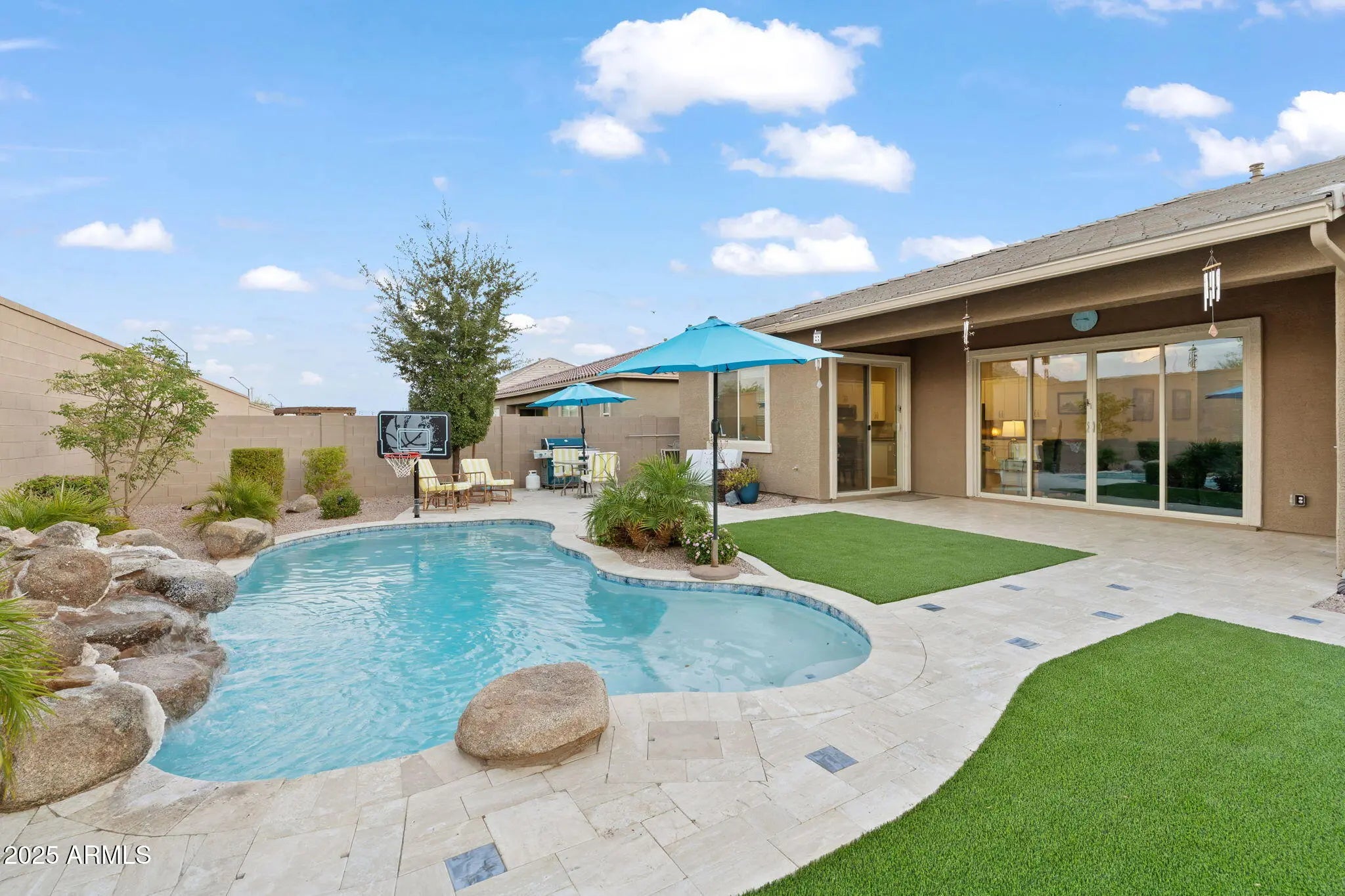 Photo of Listing #6906376