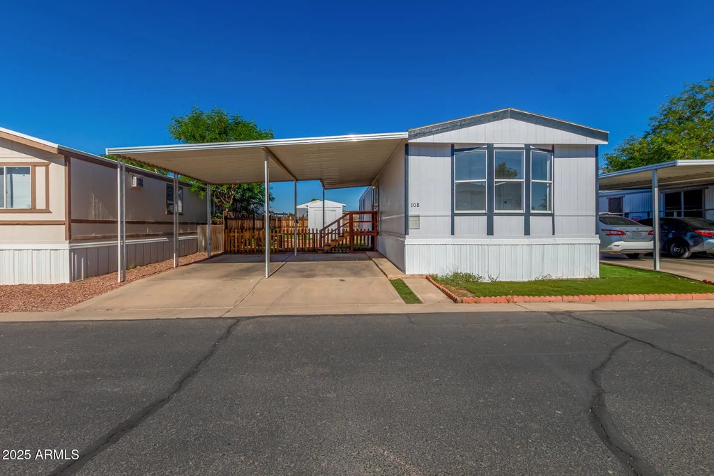 8427 W Glendale Avenue (unit 108), Glendale