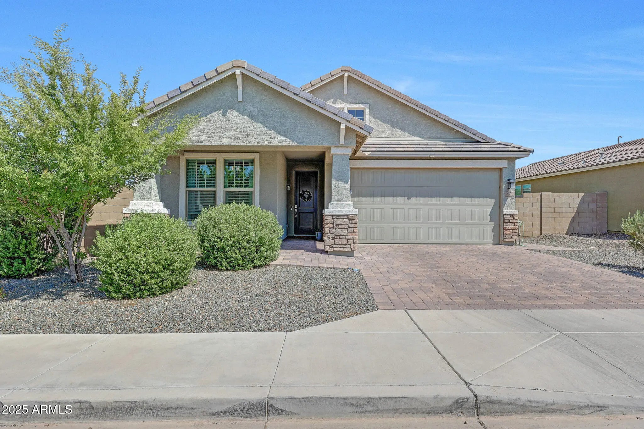 Photo of Listing #6909087