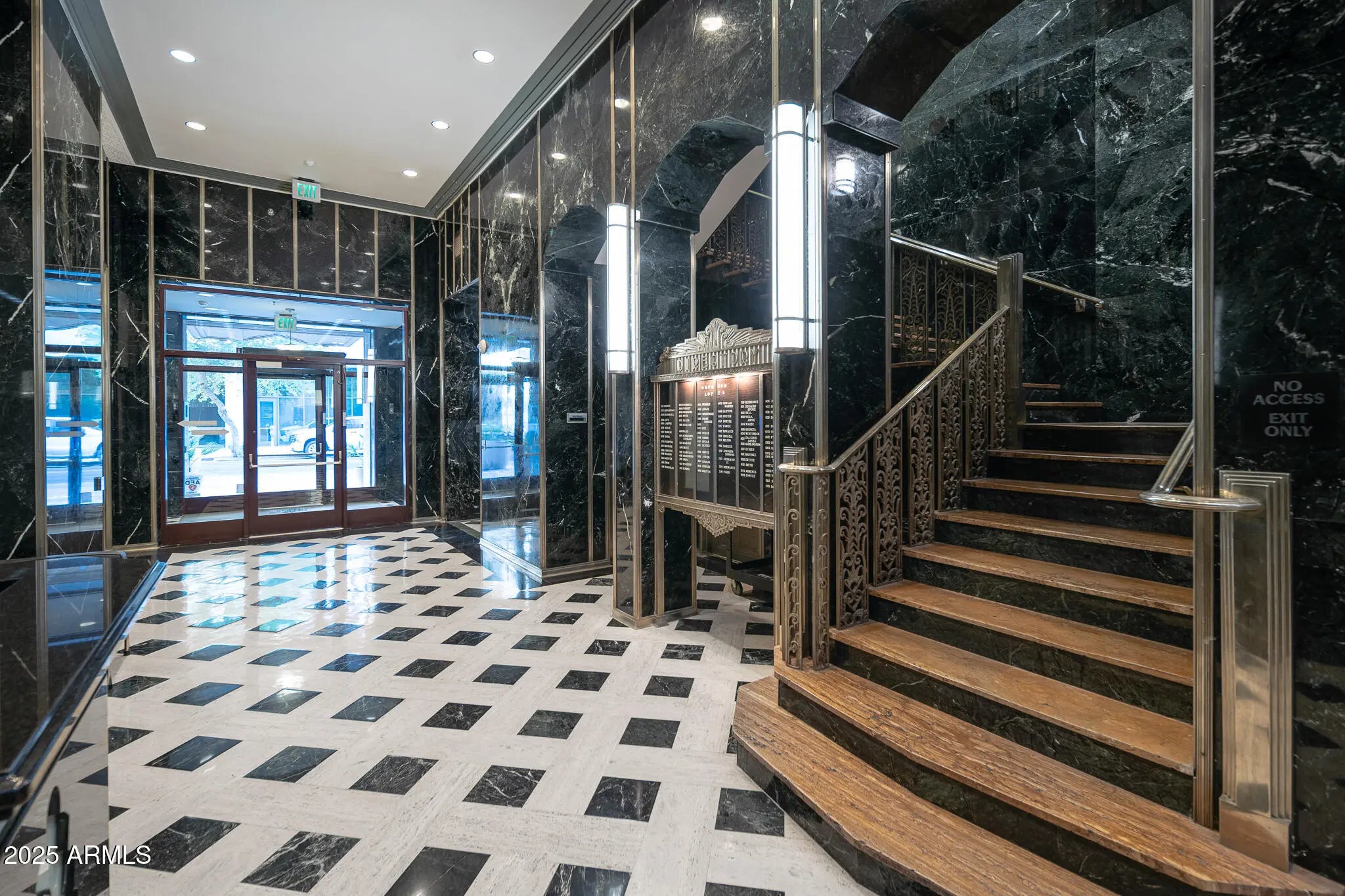 Photo of Listing #6906075