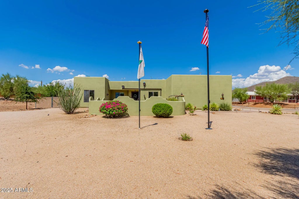 1012 E Desert Hills Drive, Phoenix