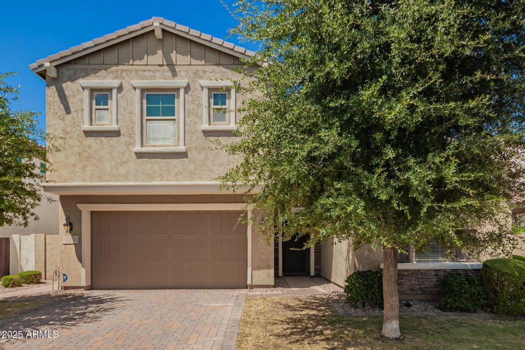 922 W Yellowstone Way, Chandler