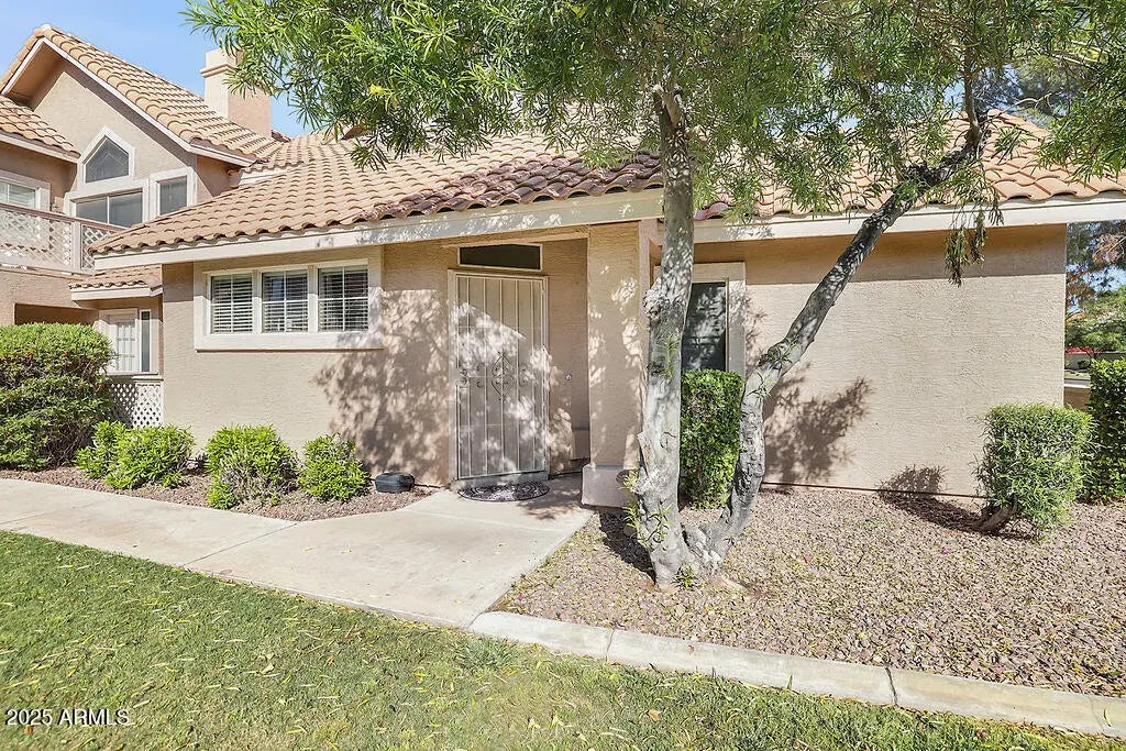 1633 E Lakeside Drive (unit 139), Gilbert