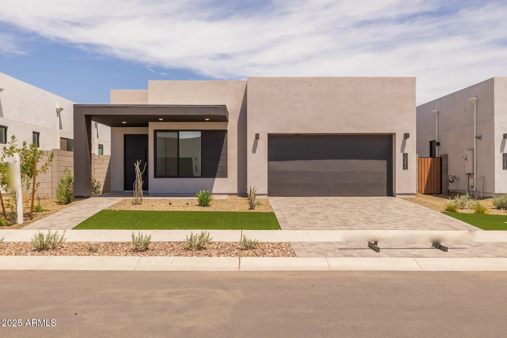 Photo of Listing #6908123